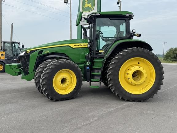 Image of John Deere 8R 370 equipment image 4