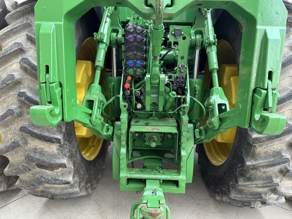 Image of John Deere 8R 370 equipment image 2
