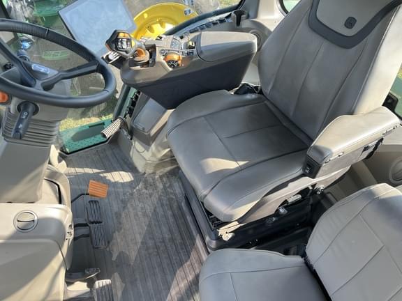 Image of John Deere 8R 370 equipment image 3