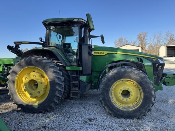 Image of John Deere 8R 370 equipment image 4