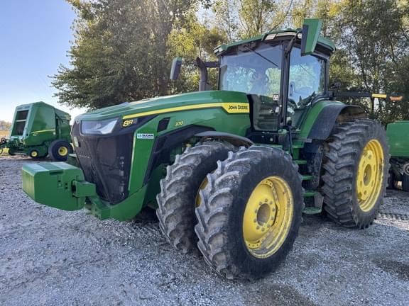 Image of John Deere 8R 370 equipment image 2
