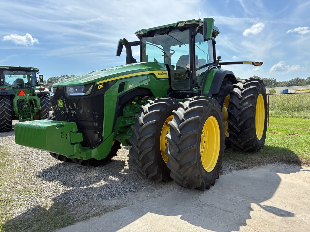 Image of John Deere 8R 370 Primary image
