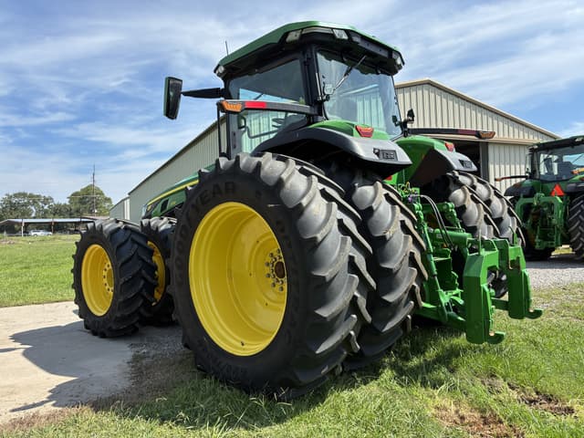 Image of John Deere 8R 370 equipment image 2