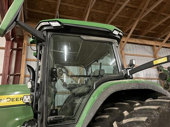 Image of John Deere 8R 370 equipment image 4