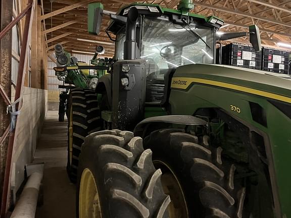 Image of John Deere 8R 370 equipment image 1