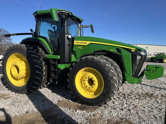 Image of John Deere 8R 370 equipment image 4