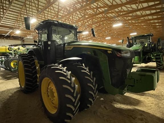 Image of John Deere 8R 370 equipment image 2