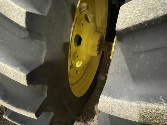 Image of John Deere 8R 370 equipment image 4