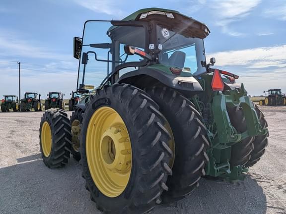 Image of John Deere 8R 370 equipment image 2