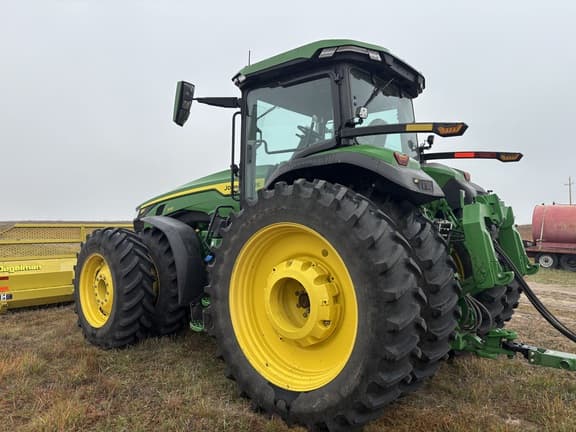 Image of John Deere 8R 370 equipment image 4