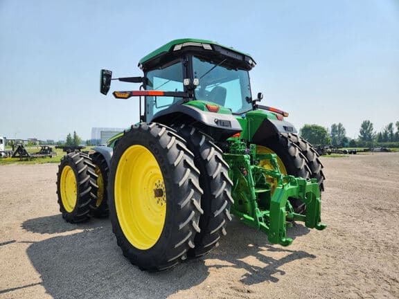 Image of John Deere 8R 370 equipment image 2