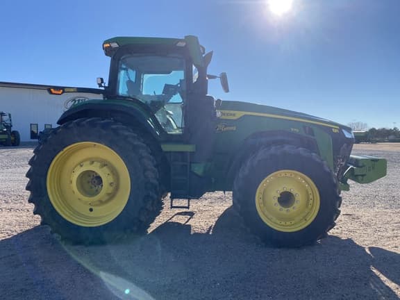 Image of John Deere 8R 370 equipment image 4