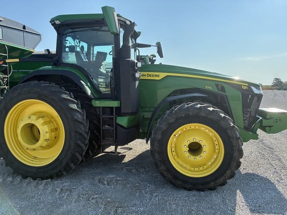 2024 John Deere 8R 370 Equipment Image0