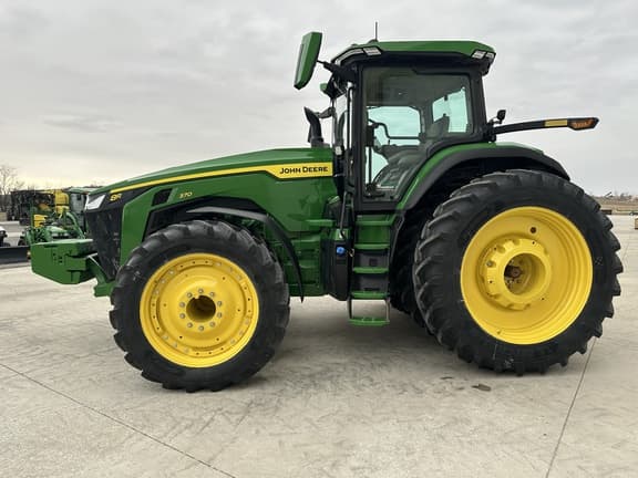 Image of John Deere 8R 370 equipment image 2