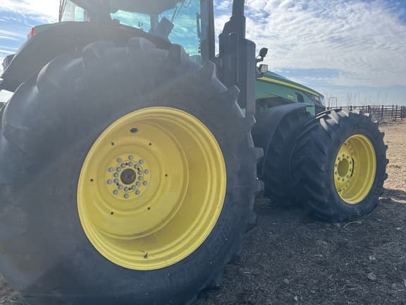 Image of John Deere 8R 370 equipment image 2