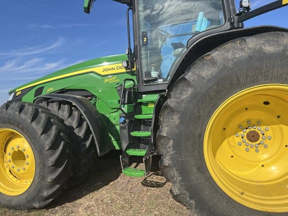 Image of John Deere 8R 370 equipment image 3