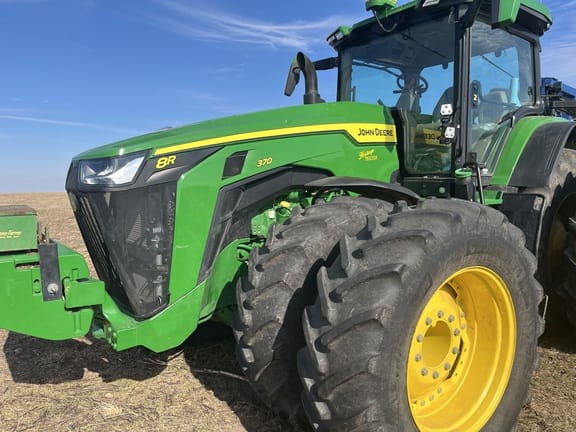 2024 John Deere 8R 370 Equipment Image0
