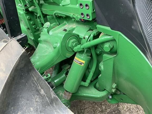 Image of John Deere 8R 370 equipment image 4