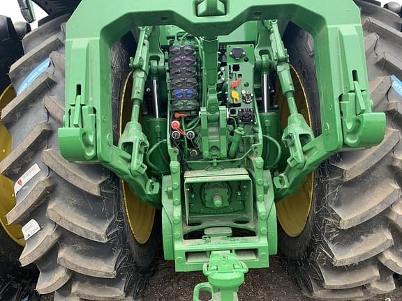 Image of John Deere 8R 370 equipment image 4