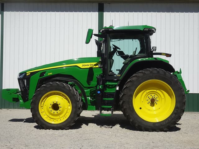 Image of John Deere 8R 370 equipment image 2