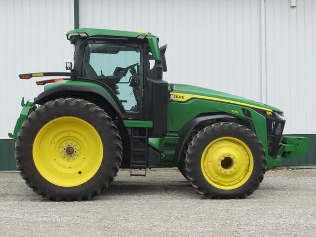 Image of John Deere 8R 370 equipment image 3