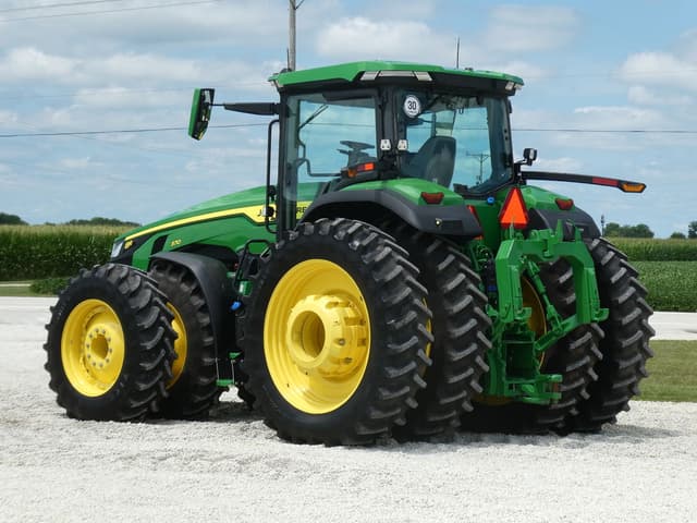 Image of John Deere 8R 370 equipment image 4