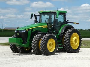 2024 John Deere 8R 370 Image