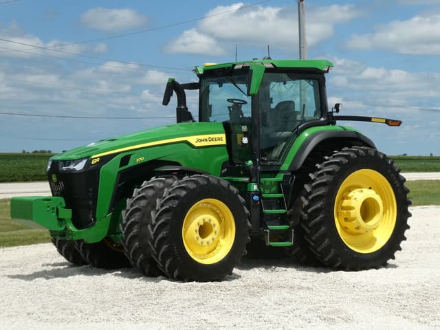 Image of John Deere 8R 370 equipment image 2