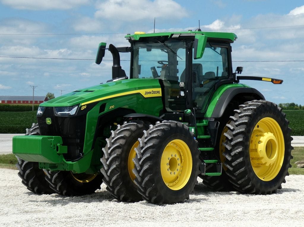 2024 John Deere 8R 370 Equipment Image0
