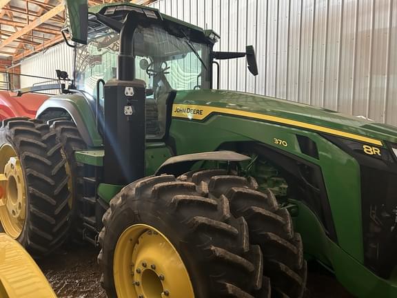 Image of John Deere 8R 370 Primary image