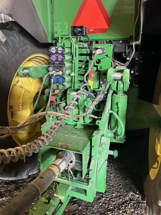 Image of John Deere 8R 370 equipment image 2