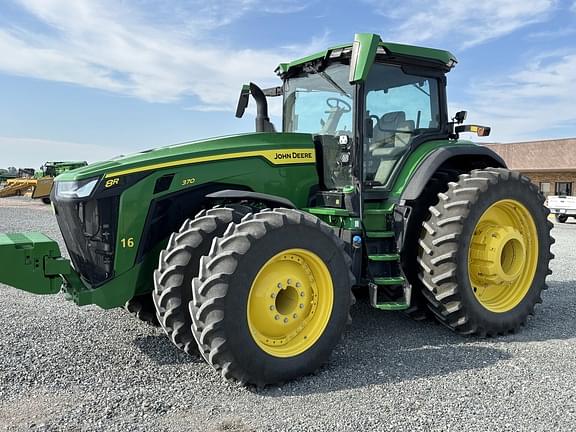 Image of John Deere 8R 370 equipment image 3