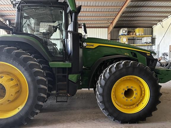 Image of John Deere 8R 370 equipment image 3