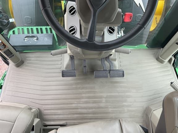 Image of John Deere 8R 370 equipment image 3