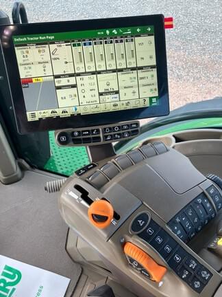 Image of John Deere 8R 370 equipment image 3