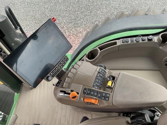 Image of John Deere 8R 370 equipment image 4