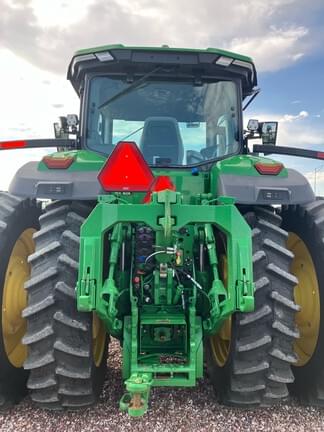 Image of John Deere 8R 370 equipment image 2