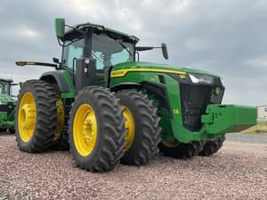 2024 John Deere 8R 370 Image