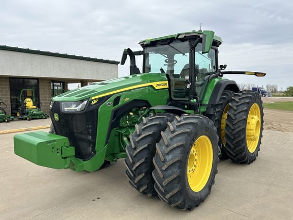 2024 John Deere 8R 370 Equipment Image0