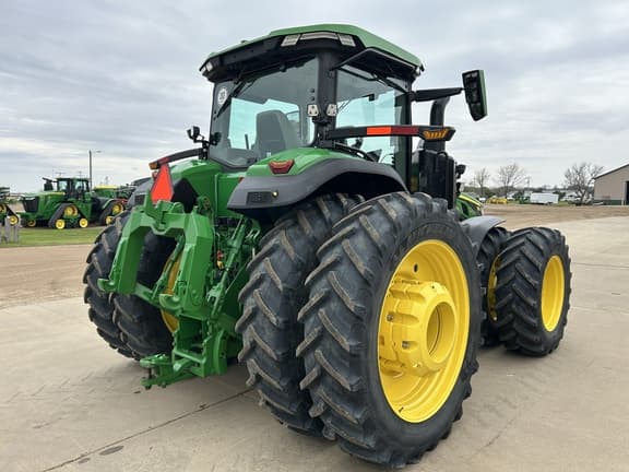 Image of John Deere 8R 370 equipment image 4