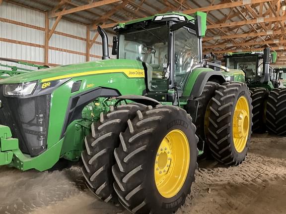 Image of John Deere 8R 370 equipment image 4