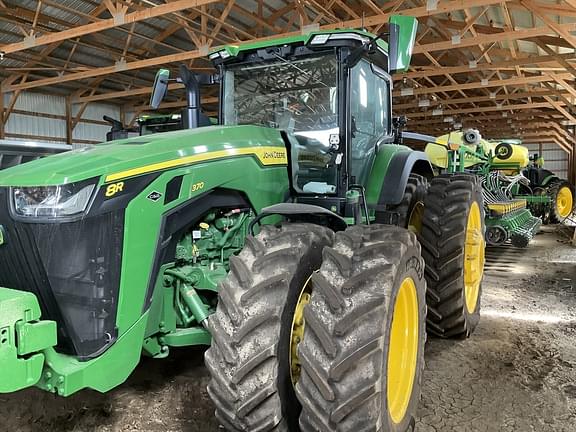 Image of John Deere 8R 370 equipment image 1