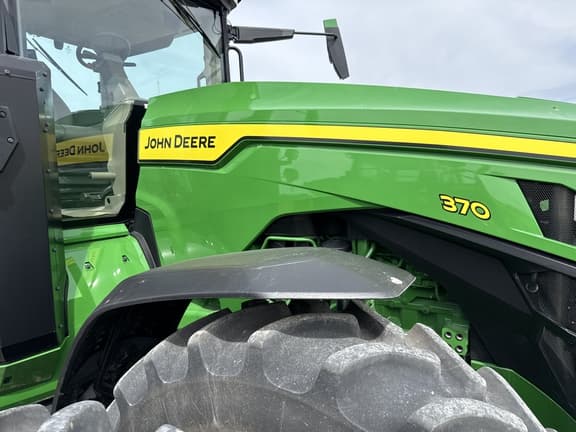 Image of John Deere 8R 370 equipment image 4