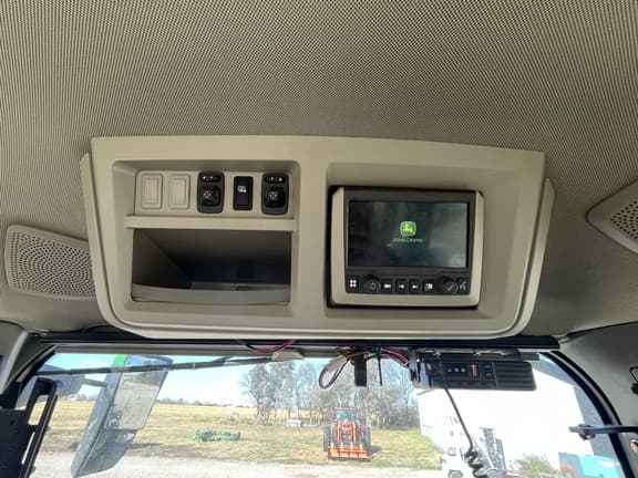 Image of John Deere 8R 370 equipment image 4