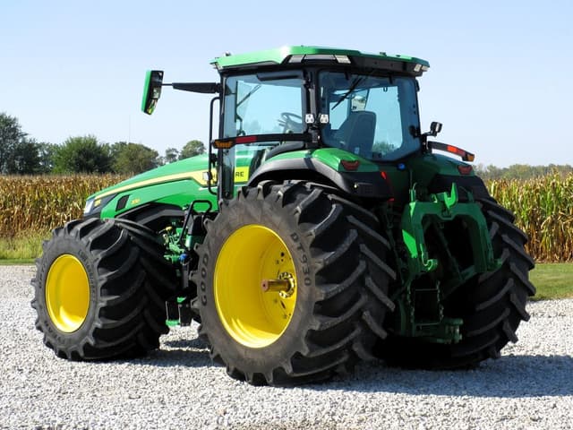 Image of John Deere 8R 370 equipment image 3