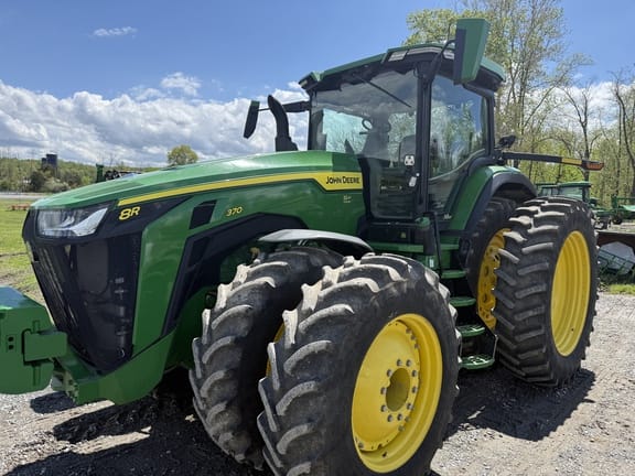 2024 John Deere 8R 370 Equipment Image0