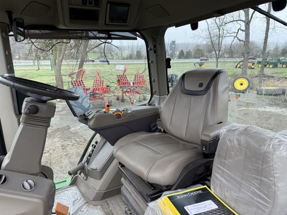 Image of John Deere 8R 370 equipment image 3