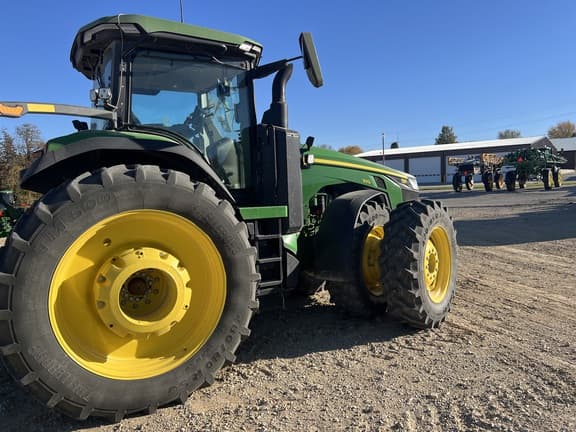 Image of John Deere 8R 370 equipment image 2