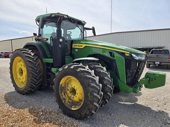 Image of John Deere 8R 370 equipment image 4