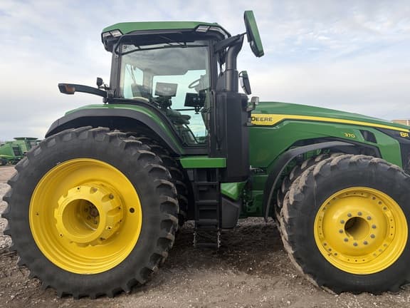 Image of John Deere 8R 370 equipment image 2